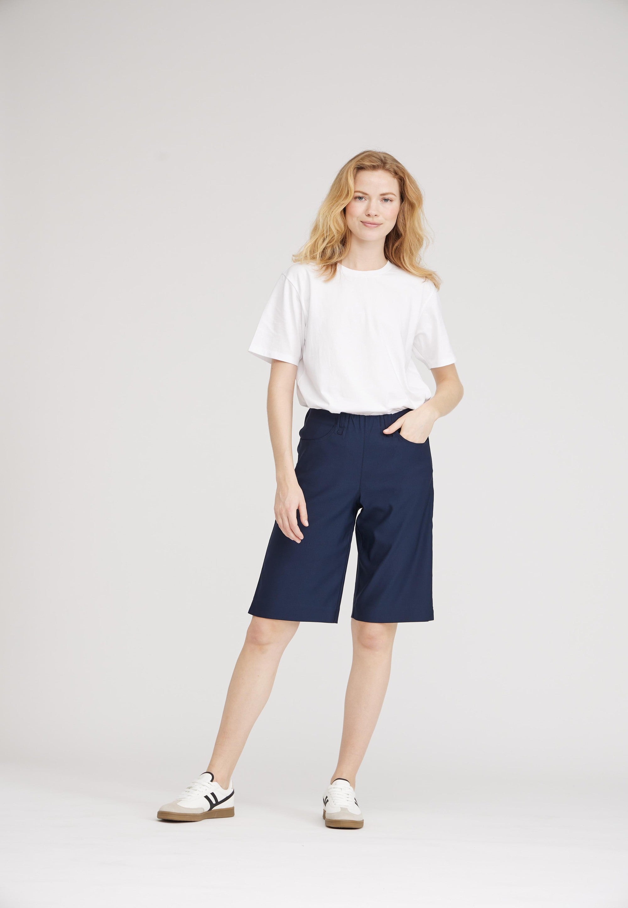 LAURIE Donna Loose Shorts Trousers LOOSE Marine