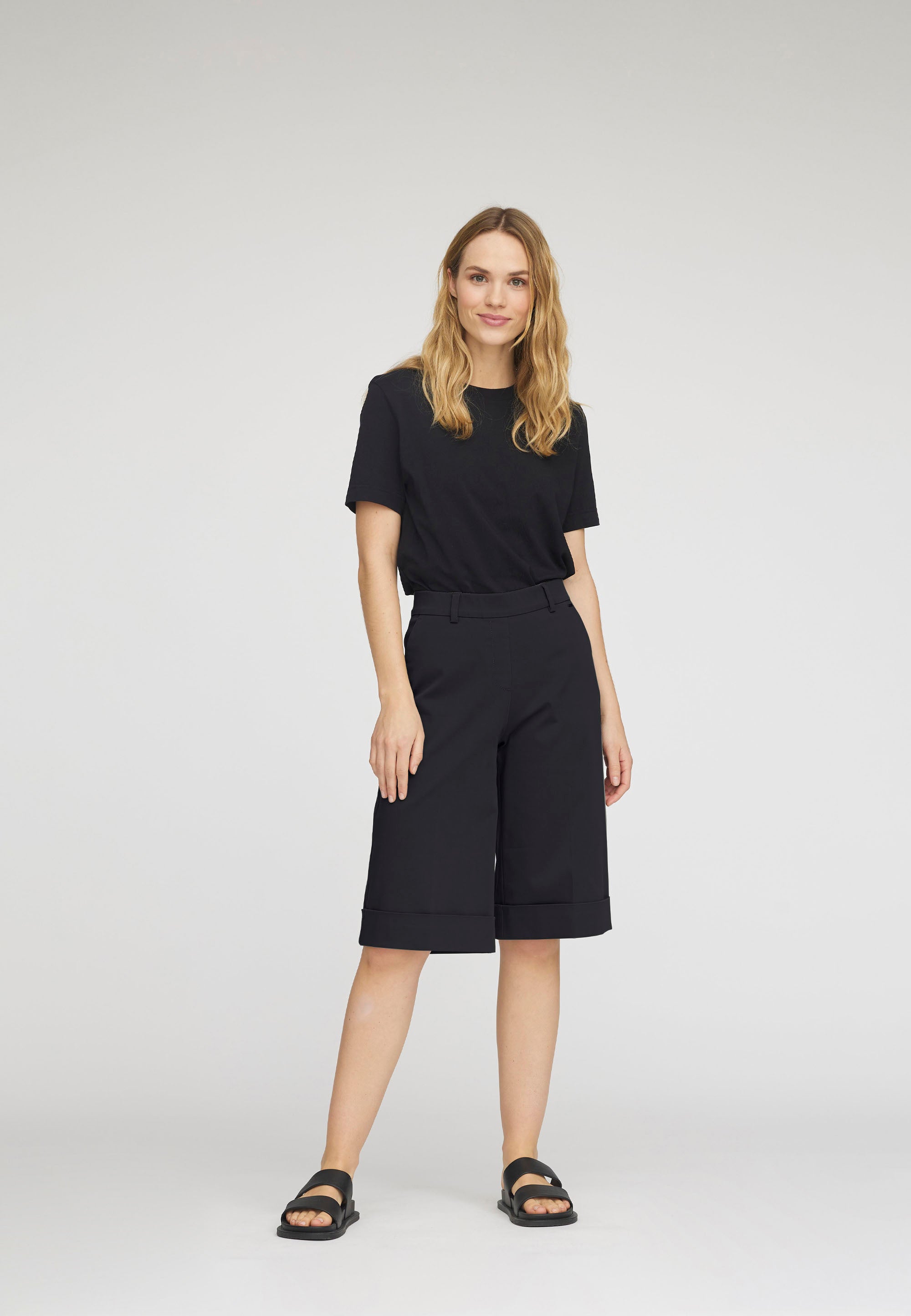 LAURIE Phoebe Turn-Up Loose Shorts Trousers LOOSE Schwarz