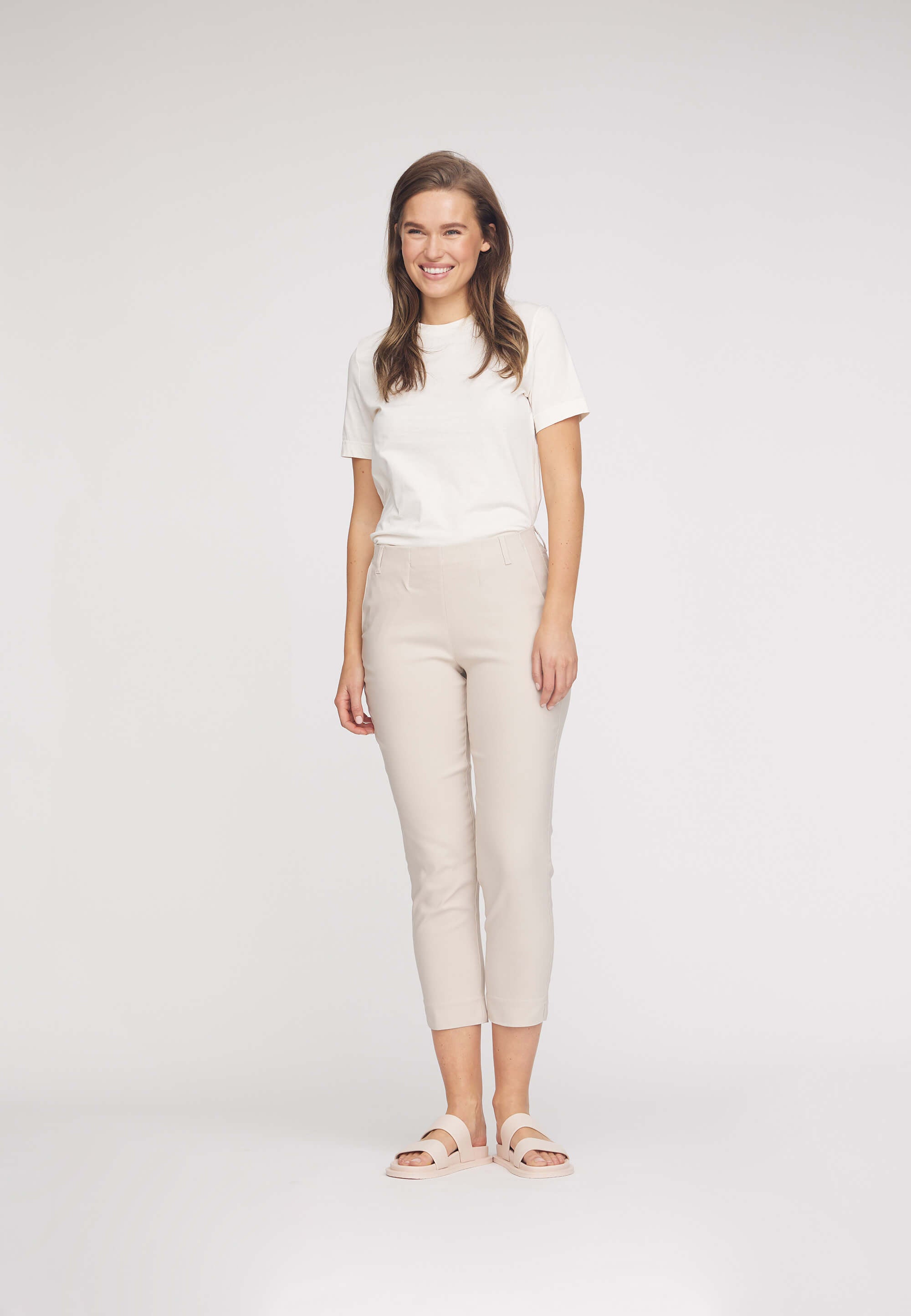 LAURIE Taylor Regular Crop Trousers REGULAR Grau sand